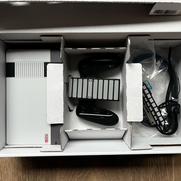 Nintendo Switch OLED Bundle with Retro Skin - Picture 4 of 5